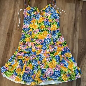 Selling a L Zara floral dress
